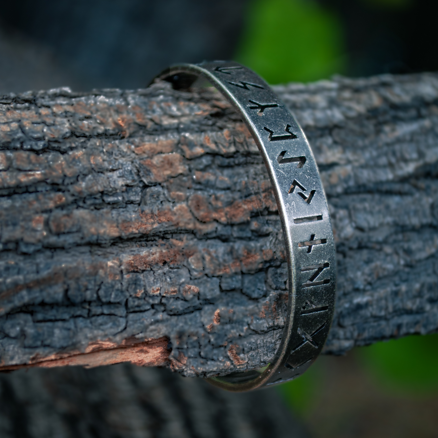 Combo: Acero y Sombra (Colgante + Brazalete)