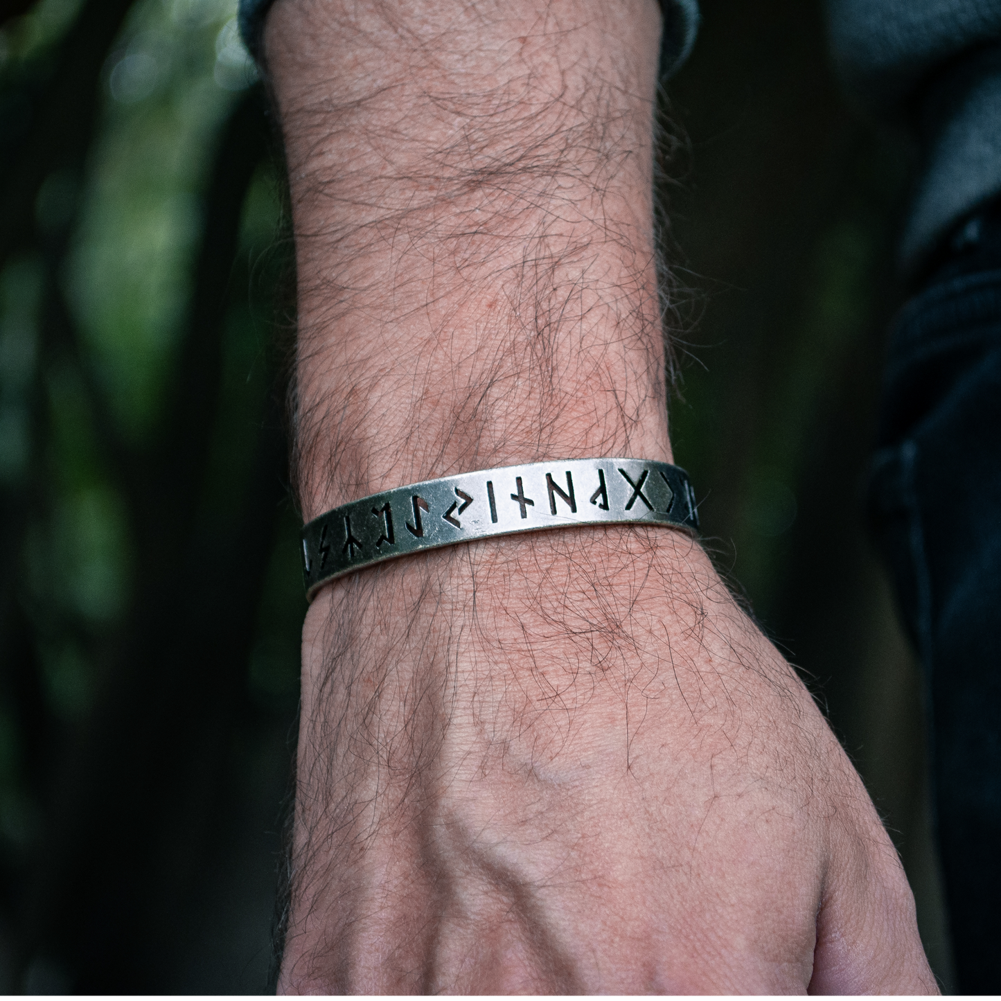 Combo ESPECIAL - Colgante Lobo Fenrir + Brazalete Futhark